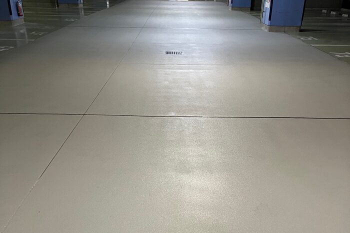 岐阜県図書館 地下駐車場